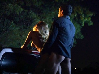 Чтобы спасти подругу девушке пришлось обслужить троих мужиков