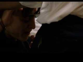 Девушку заставили делать минет пока ее парень ждал за столиком