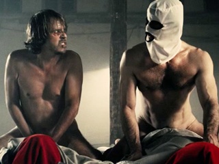 Муж не знал, что насилует собственную жену и дочку