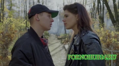 Секс на кладбище