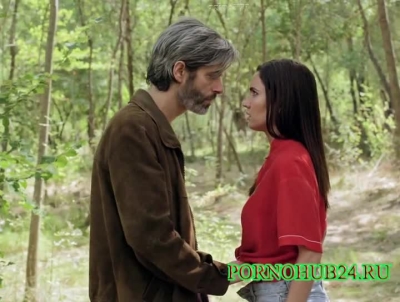 Насилует в лесу сводную сестру