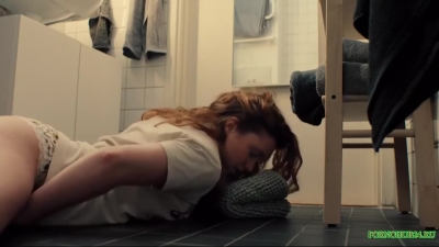 Девушка мастурбирует после секса с парнем