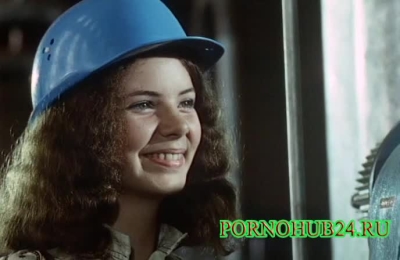 Учительница спалила школьницу за сексом в автобусе