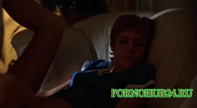 Парень проснулся и поимел лежащую рядом девочку