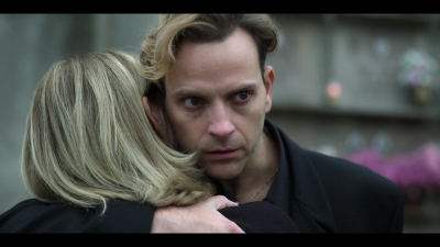 Подруга матери после смерти сделала минет на кладбище