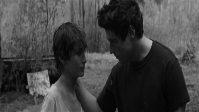 Брат показывает братику как надо трахать женщин